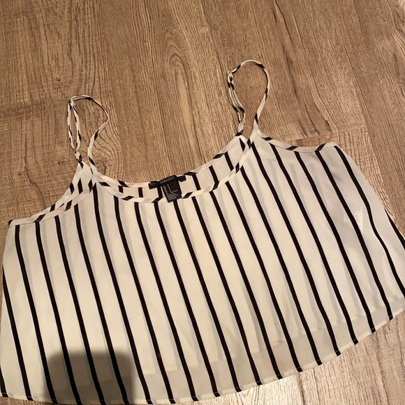 Cropped black and white striped tank top, loose fitting